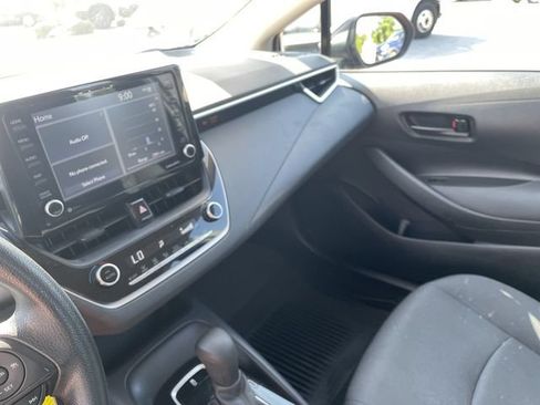 Used 2022 Toyota Corolla LE FWD image 17
