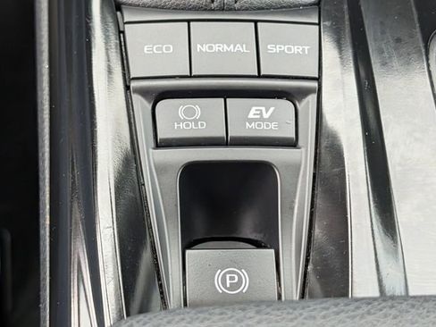Used 2025 Toyota Camry LE FWD image 15