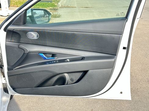 New 2025 Hyundai Elantra Blue image 25