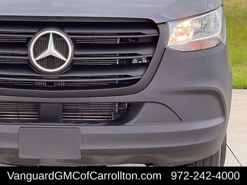 Used 2021 Mercedes-Benz Sprinter 4500 image 10