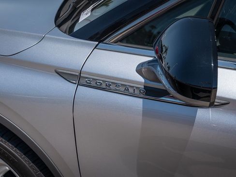 Used 2022 Lincoln Corsair Standard image 12