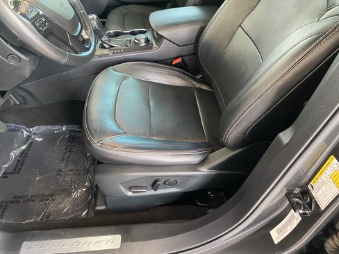 Used 2019 Ford Explorer Limited w/ Ford Safe & Smart Package AWD/4WD image 40