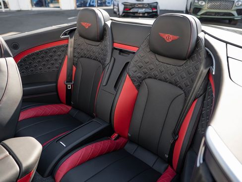 Used 2023 Bentley Continental GT Mulliner image 16