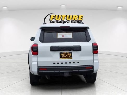 Certified 2025 Toyota 4Runner SR5 AWD/4WD image 6