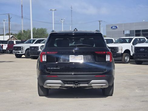 New 2026 Ford Explorer Platinum RWD image 8