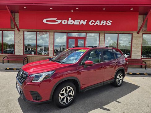 Used 2023 Subaru Forester Premium AWD/4WD image 1
