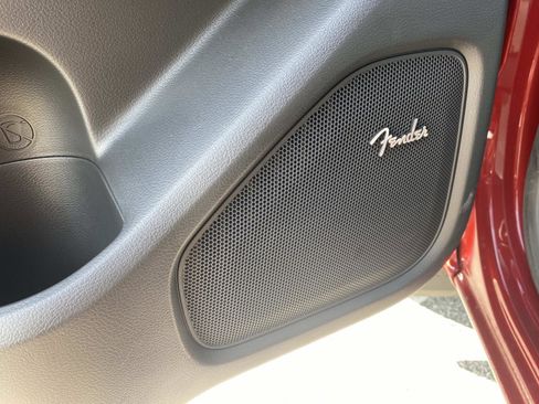 Used 2025 Nissan Frontier SV w/ SV Convenience Package image 13