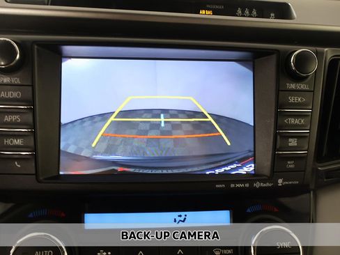 Used 2017 Toyota RAV4 XLE FWD image 6