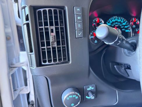 Used 2024 GMC Savana 2500 w/ Driver Convenience Package image 17