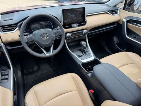 Used 2025 Toyota RAV4 XLE Premium image 14