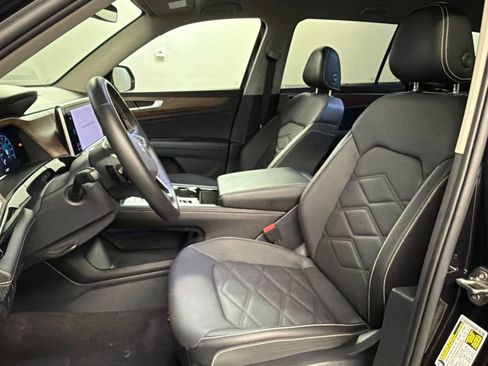 Used 2025 Volkswagen Atlas SE AWD/4WD image 25