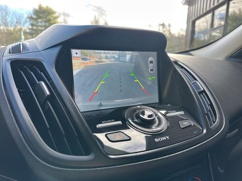 Used 2017 Ford Escape Titanium image 18