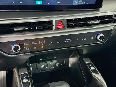 Certified 2025 Kia Sorento EX FWD image 17