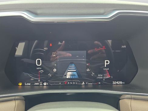 Used 2024 GMC Canyon Denali AWD/4WD image 10