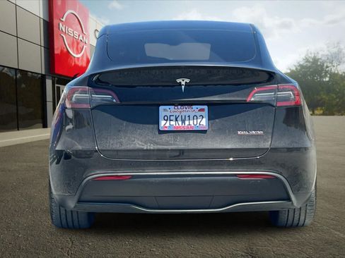 Used 2023 Tesla Model Y Performance AWD/4WD image 8