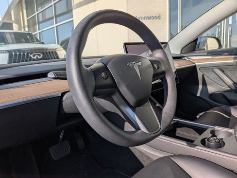 Used 2022 Tesla Model 3 Long Range AWD/4WD image 10