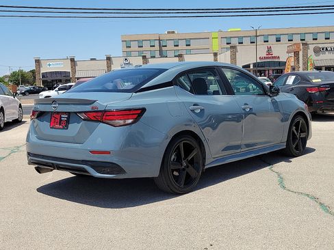 Used 2024 Nissan Sentra SR w/ Lighting Package FWD image 4