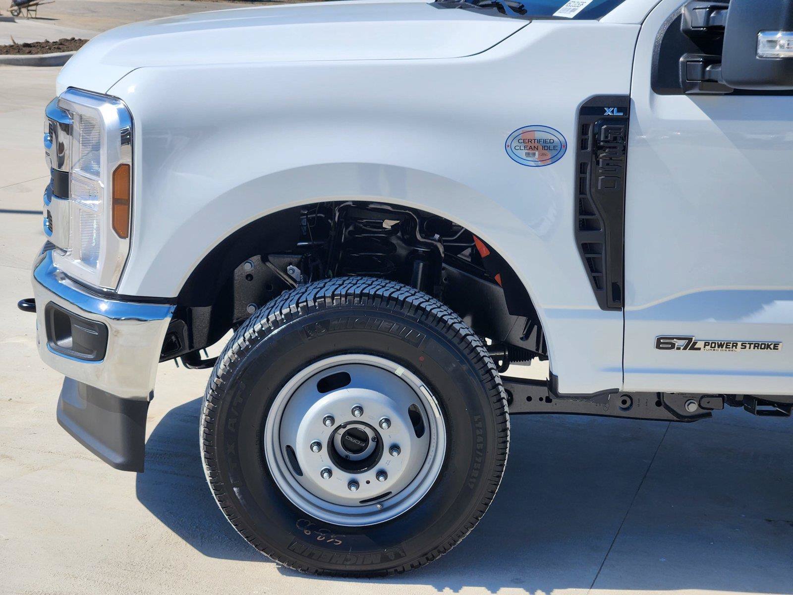 New 2027 Ford F350 XL w/ XL Chrome Package AWD/4WD image 6