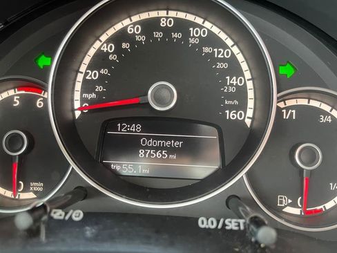 Used 2013 Volkswagen Beetle TDI FWD image 15