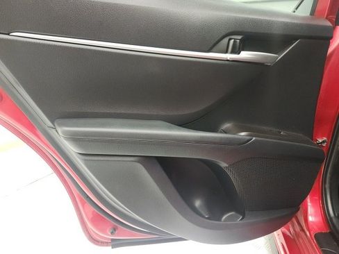 Used 2023 Toyota Camry SE image 6