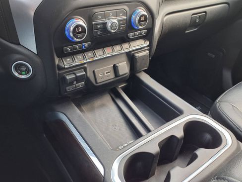 Used 2021 GMC Sierra 1500 SLT RWD image 25