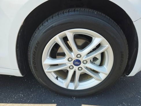 Used 2018 Ford Fusion SE image 35