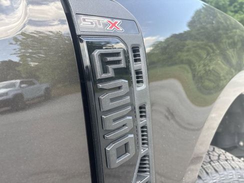 Used 2024 Ford F250 XL w/ STX Appearance Package AWD/4WD image 28