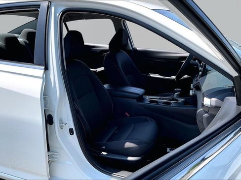 Used 2024 Nissan Altima 2.5 S FWD image 21