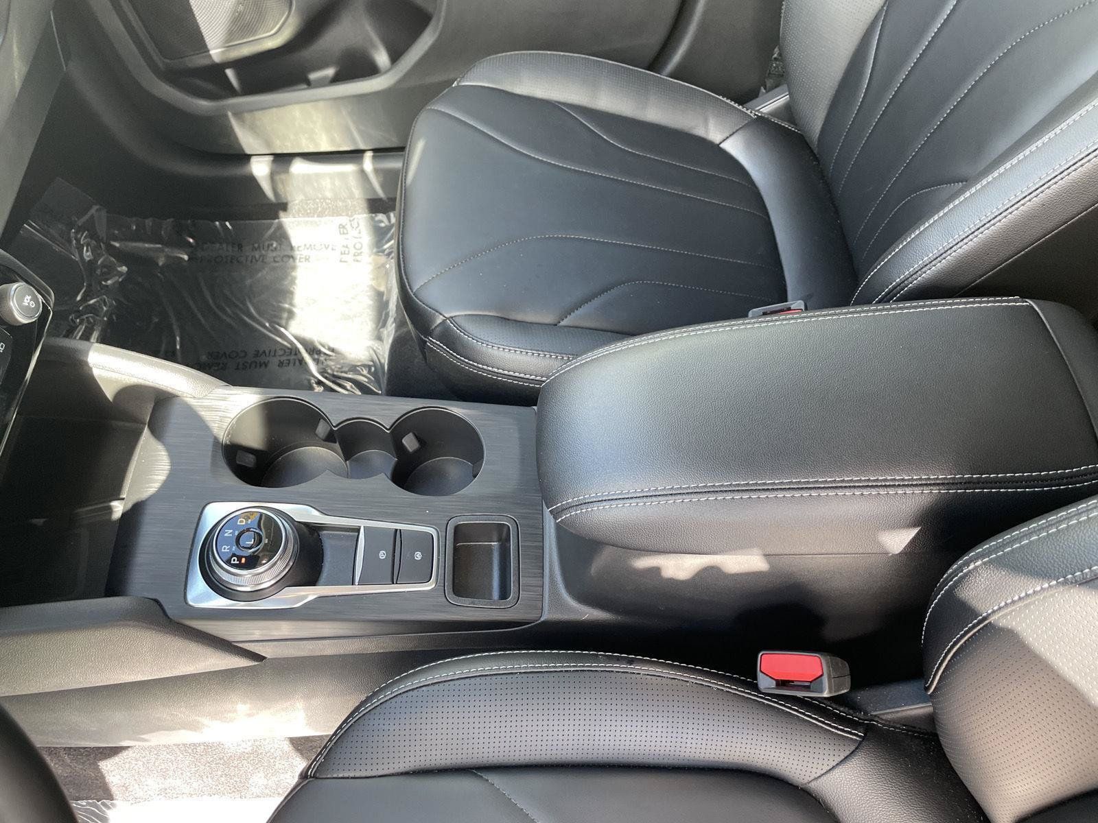 Used 2026 Ford Escape Platinum w/ Premium Technology Package AWD/4WD image 21