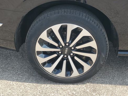 Certified 2024 Lincoln Navigator Reserve AWD/4WD image 7