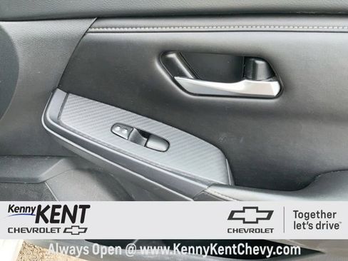 Used 2025 Nissan Sentra SV image 14