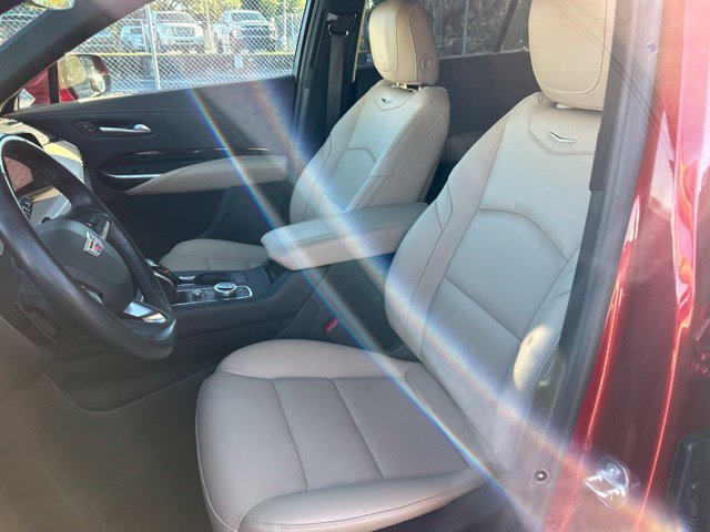 Certified 2024 Cadillac XT4 Luxury w/ Cold Weather Package FWD image 8