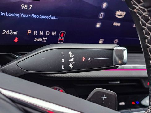 Used 2024 Buick Envision Preferred image 22