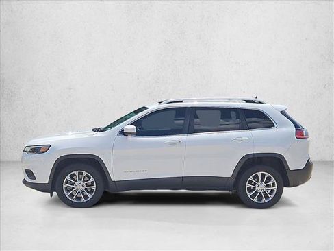 Used 2021 Jeep Cherokee Latitude Plus w/ Sun & Sound Group FWD image 5