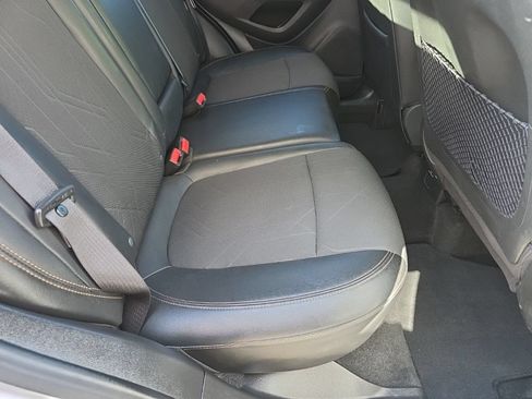 Used 2019 Chevrolet Trax LT w/ LT Convenience Package FWD image 23