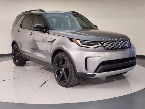 Used 2025 Land Rover Discovery S image 7