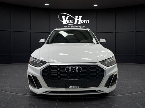 Used 2023 Audi Q5 2.0T Premium w/ Convenience Package image 11