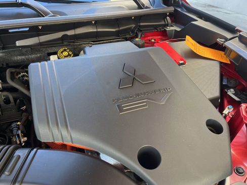 New 2025 Mitsubishi Outlander SE image 15