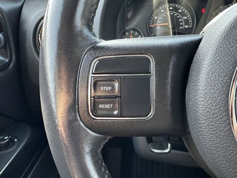 Used 2017 Jeep Patriot Latitude AWD/4WD image 47