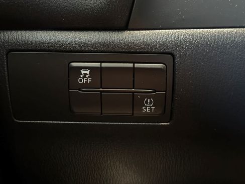 Used 2018 MAZDA MAZDA3 Touring FWD image 28
