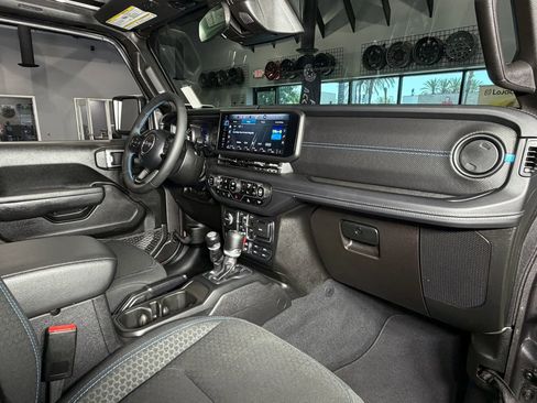 Used 2025 Jeep Wrangler Unlimited Rubicon 4xe w/ Convenience Group image 24