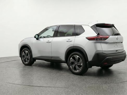 Used 2025 Nissan Rogue SV FWD image 6