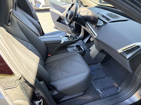 Used 2024 BMW iX xDrive50 w/ Premium Package AWD/4WD image 38