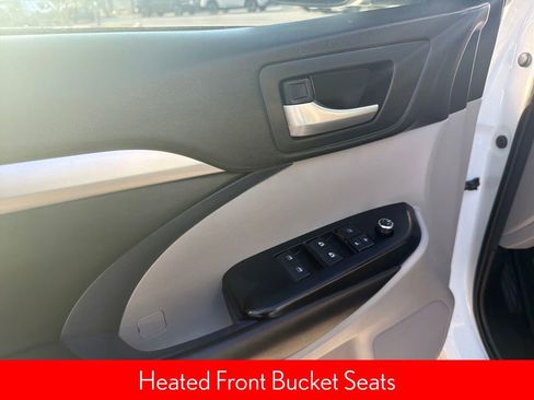 Used 2018 Toyota Highlander XLE image 17