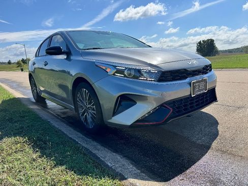 Used 2023 Kia Forte GT-Line image 3