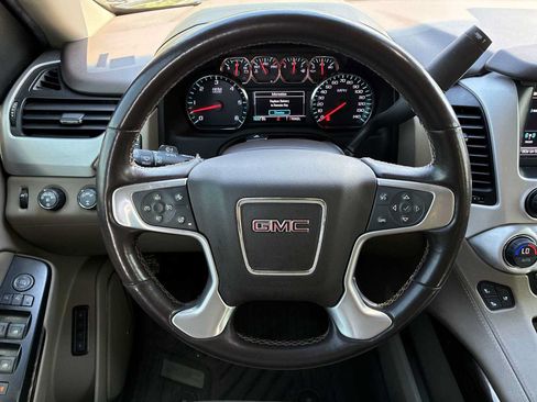 Used 2019 GMC Yukon XL SLT w/ Open Road Package AWD/4WD image 11