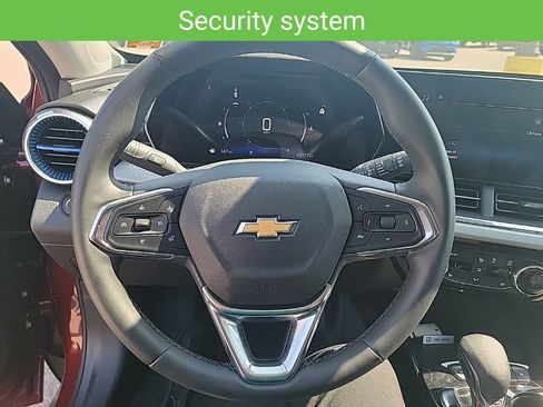 Used 2025 Chevrolet Trax LT w/ Driver Confidence Package FWD image 21