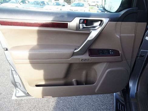 Used 2015 Lexus GX 460 Luxury image 11