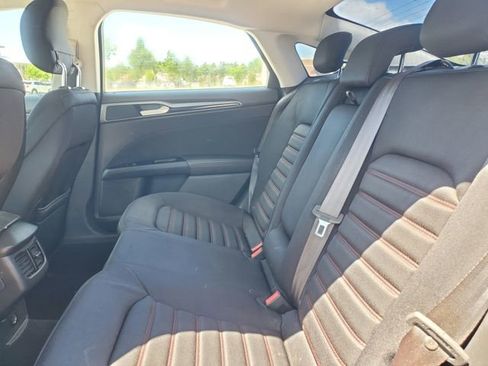 Used 2013 Ford Fusion SE FWD image 23