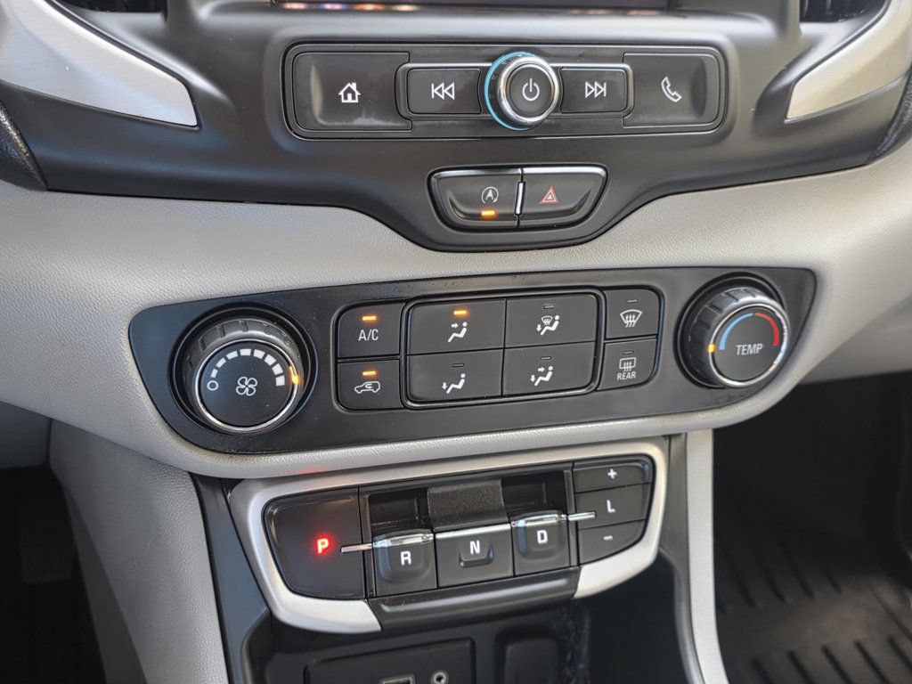 Used 2022 GMC Terrain SLE FWD image 17